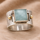 Bague vintage avec une pierre de lune verte en forme carrée | Or