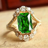 Bague élégante avec pierre d'émeraude