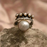 Bague rétro avec couronne en argent et perles