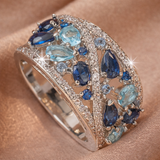 Bague rétro avec zircon bleu