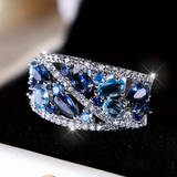 Bague vintage en argent avec éclat bleu