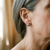 Boucles d'oreilles élégantes en perle noire