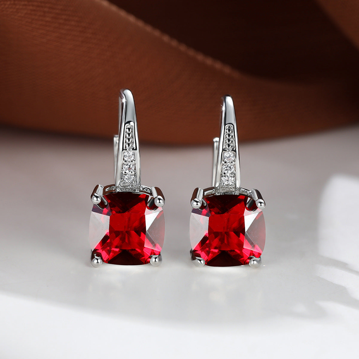 Boucles d'oreilles en pierre mystique | Or blanc