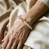 Bracelet élégant en or et marguerites