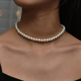 Collier classique avec des marguerites