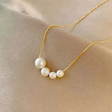 Collier en or avec de jolies perles