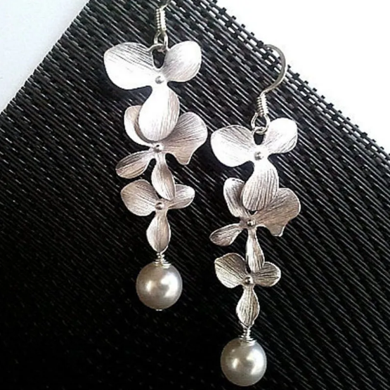 Collier et boucles d'oreilles en forme de fleurs | Argent