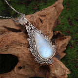 Collier rétro avec pendentif en pierre de lune