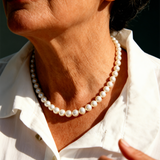 Collier rétro intemporel en marbre