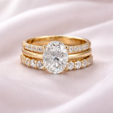 Ensemble de bagues brillantes avec zirconium rétro