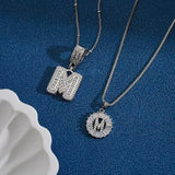 Ensemble de colliers avec initiales