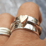 Bague en argent avec cœur en or