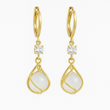 Boucles d'Oreilles Pendantes en Or avec Opale Blanche