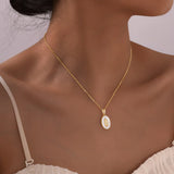Collier avec Pendentif Ovale de la Vierge en Or