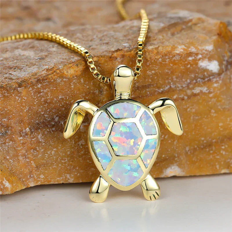 Collier Pendentif Tortue en Opale de Feu Verte Vintage