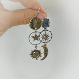 Boucles d'Oreilles Pendantes avec Pendentif Soleil et Lune