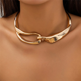 Collier en or avec texture audacieuse