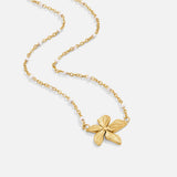 Collier Élégant avec Fleur en Or