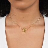 Collier Élégant avec Fleur en Or